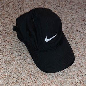 Black Nike Dri-Fit Featherlight Hat